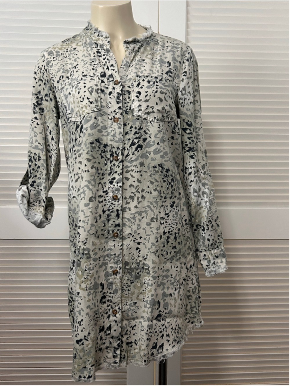 Velvet Heart Tencel Shirt Dress Gray Black Animal Print Raw Hem S